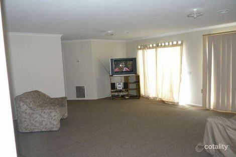 Property photo of 12 Lady Penrhyn Close Cranbourne West VIC 3977