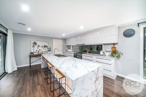 Property photo of 5 Flack Crescent Boorooma NSW 2650