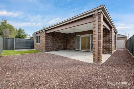 Property photo of 37 Sarton Link Pakenham VIC 3810