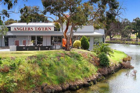 Property photo of 7 Chifley Drive Maribyrnong VIC 3032