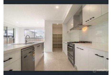 Property photo of 7 Amazon Circuit Helensvale QLD 4212