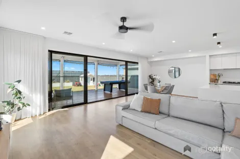 Property photo of 39 Cressy Street Werribee VIC 3030