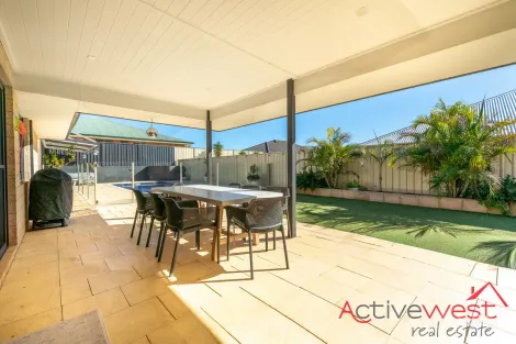 Property photo of 13 Awanui Street Wandina WA 6530