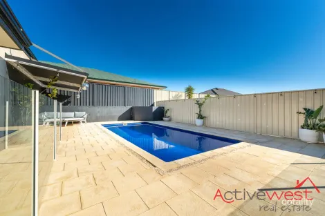 Property photo of 13 Awanui Street Wandina WA 6530