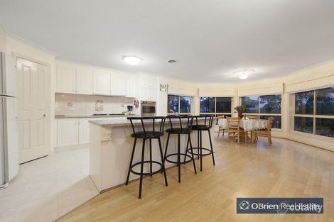 Property photo of 18 Piccadilly Court Narre Warren South VIC 3805