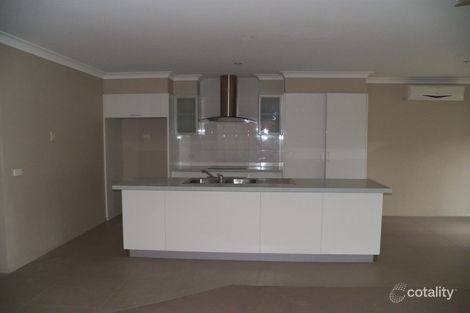 Property photo of 22 Wattlewoods Place Carrum Downs VIC 3201
