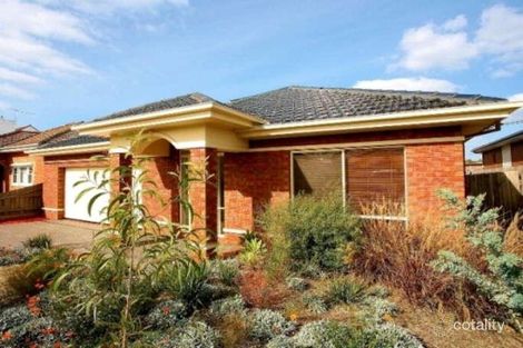 34 Royal Pde, Reservoir, VIC 3073