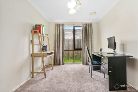 Property photo of 20 Hedgeley Drive Berwick VIC 3806