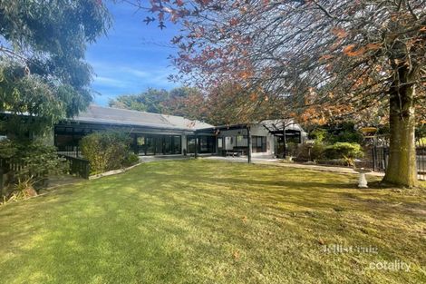 16 Cherry Hill Way, Chirnside Park, VIC 3116