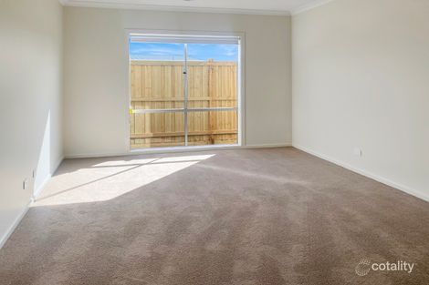 Property photo of 31 Mervyn Way Mambourin VIC 3024