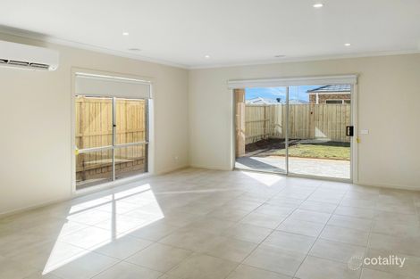 Property photo of 31 Mervyn Way Mambourin VIC 3024
