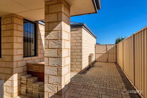 Property photo of 11 Tandure Heights Lakelands WA 6180