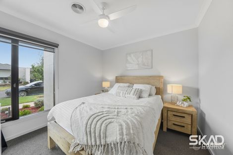 Property photo of 8 Turin Avenue Deanside VIC 3336