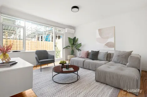 2/74 Dickens St, Elwood, VIC 3184