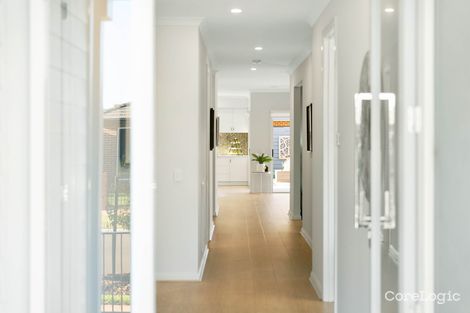 Property photo of 10 Lincolnshire Drive Thornhill Park VIC 3335