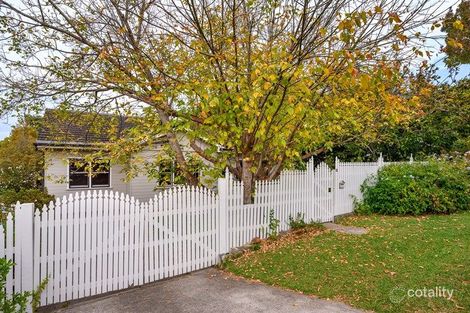 Property photo of 13 Springwood Avenue Springwood NSW 2777