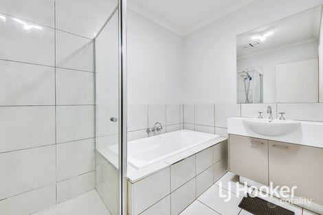 Property photo of 18 Portrait Place Clyde North VIC 3978