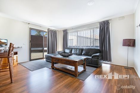 Property photo of 2 Fernwood Road Narre Warren VIC 3805