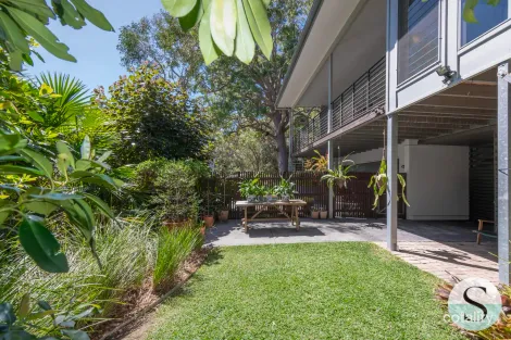 1 Lake Ridge Lane, Murrays Beach, NSW 2281