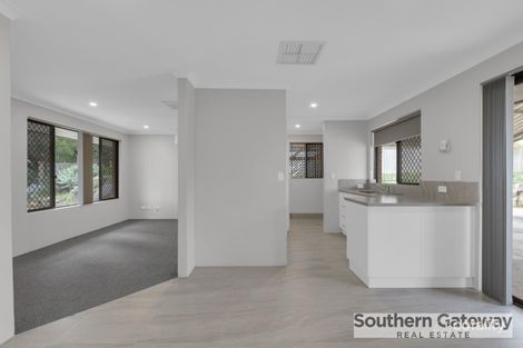 Property photo of 8 Tuart Ridge Parmelia WA 6167