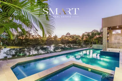 Property photo of 3028 The Boulevarde Benowa QLD 4217