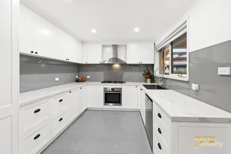 Property photo of 6 Glenmaggie Drive St Albans VIC 3021