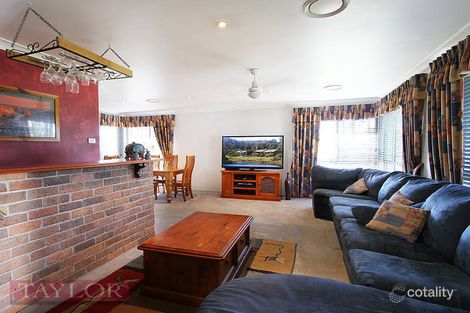 8 Allen Ct, Darlington, NSW 2330