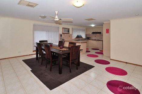 Property photo of 18 Gabrielle Crescent Gladstone Park VIC 3043