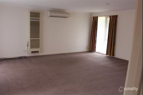 Property photo of 18 Sunny Park Close Gisborne VIC 3437