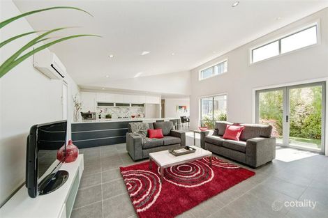 Property photo of 10 Buscombe Street Forde ACT 2914