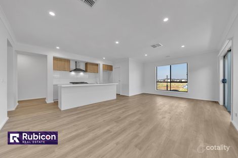 Property photo of 13 Bistre Road Tarneit VIC 3029