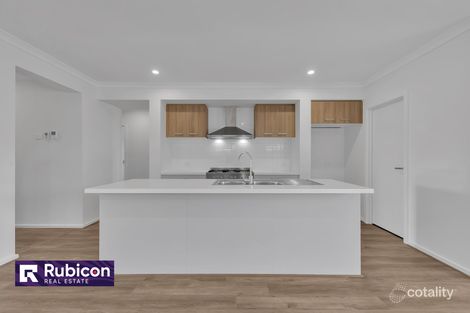 Property photo of 13 Bistre Road Tarneit VIC 3029
