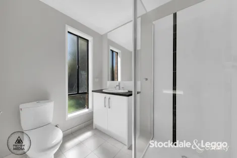 Property photo of 5 Fawkner Road Manor Lakes VIC 3024