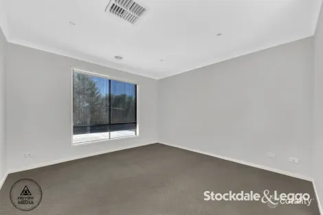 Property photo of 5 Fawkner Road Manor Lakes VIC 3024