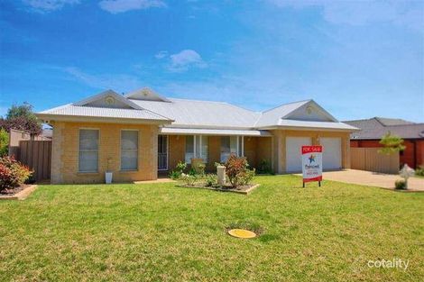 Property photo of 51 Yarrawah Crescent Bourkelands NSW 2650