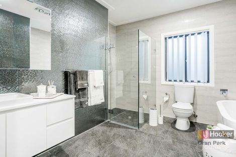 Property photo of 5 Walker Street Oran Park NSW 2570