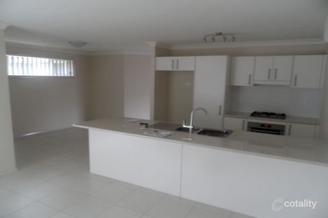 Property photo of 2/20 Oystercatcher Street Aberglasslyn NSW 2320