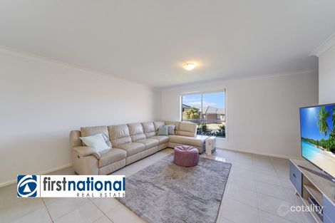 Property photo of 2 McCabe Place Rosemeadow NSW 2560