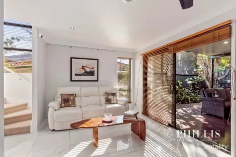 3/113 Whiting St, Labrador, QLD 4215