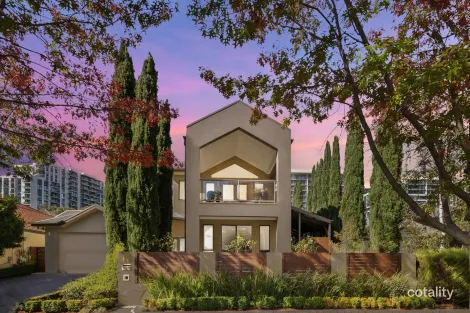 Property photo of 12 Wunderlich Street Gungahlin ACT 2912