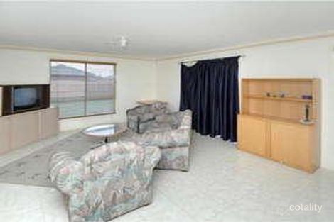 Property photo of 19 St Kilda Parade Taylors Hill VIC 3037