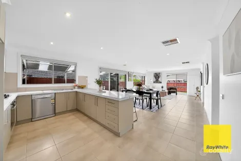 Property photo of 10 Langbourne Way Burnside Heights VIC 3023