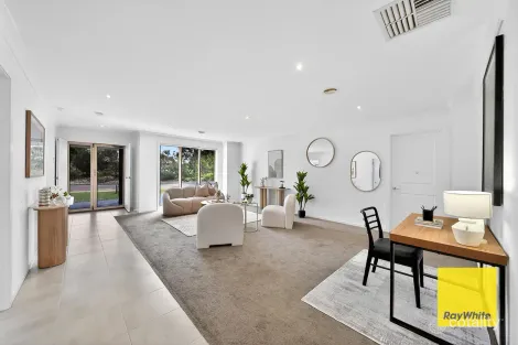 Property photo of 10 Langbourne Way Burnside Heights VIC 3023