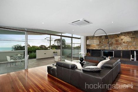 Property photo of 176 Beach Road Sandringham VIC 3191