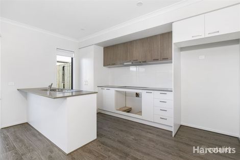 1 Parapet Lane, Clyde North, VIC 3978