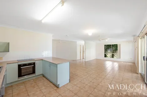 Property photo of 3 Elm Court Kin Kora QLD 4680