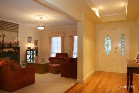 Property photo of 24 Edgbaston Circuit Berwick VIC 3806