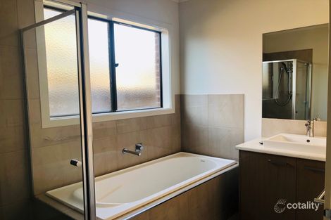 Property photo of 30 Harogen Drive Werribee VIC 3030