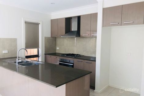 Property photo of 30 Harogen Drive Werribee VIC 3030