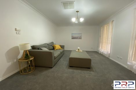 Property photo of 18 Hazelbank Avenue Parkes NSW 2870